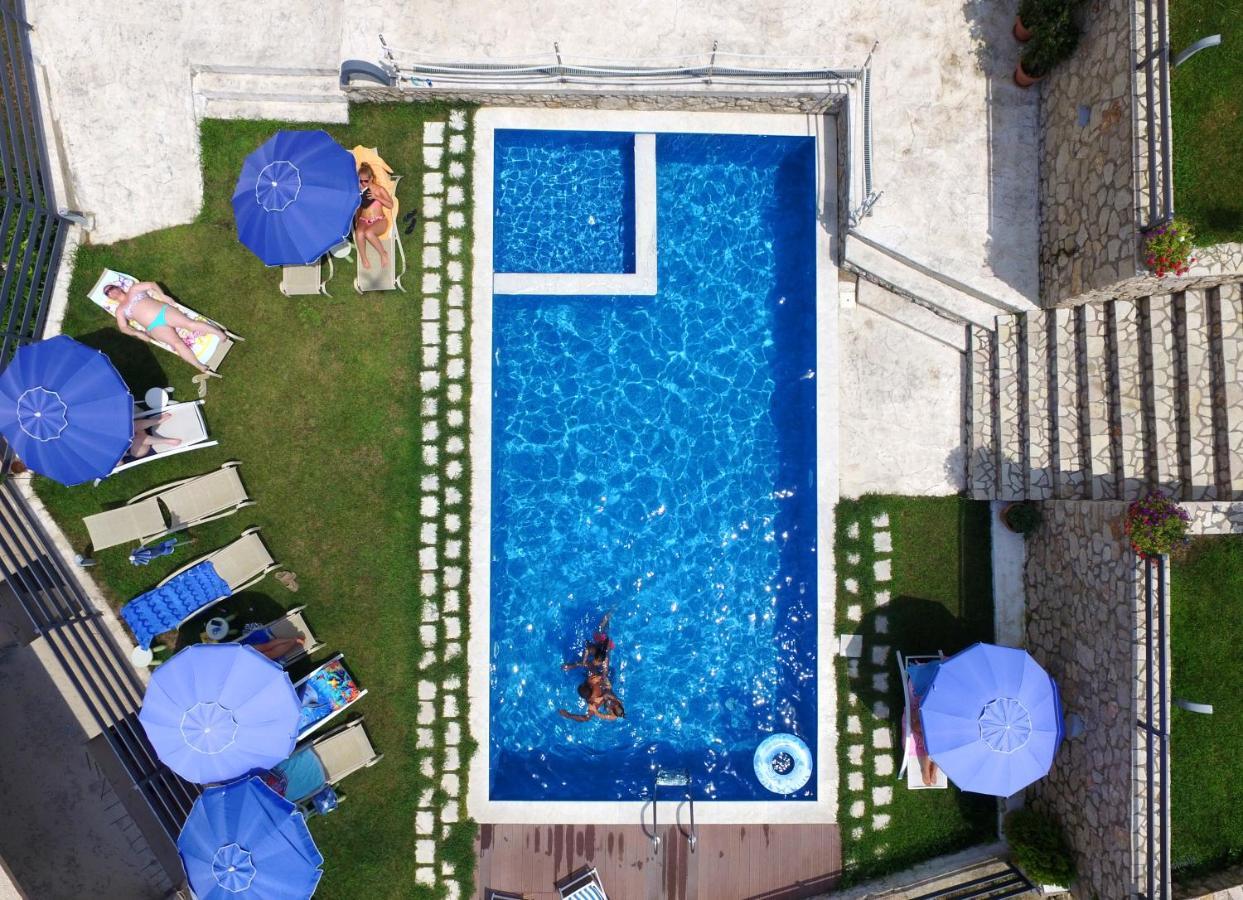 Mediterraneo Resort Парга Экстерьер фото